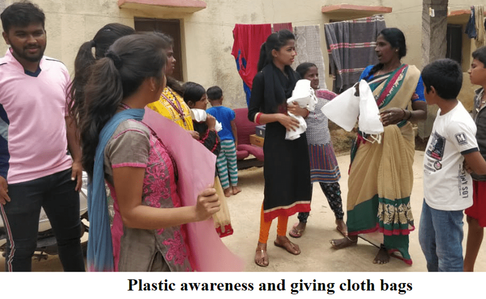 Plastic-awareness-and-giving-cloth-bags
