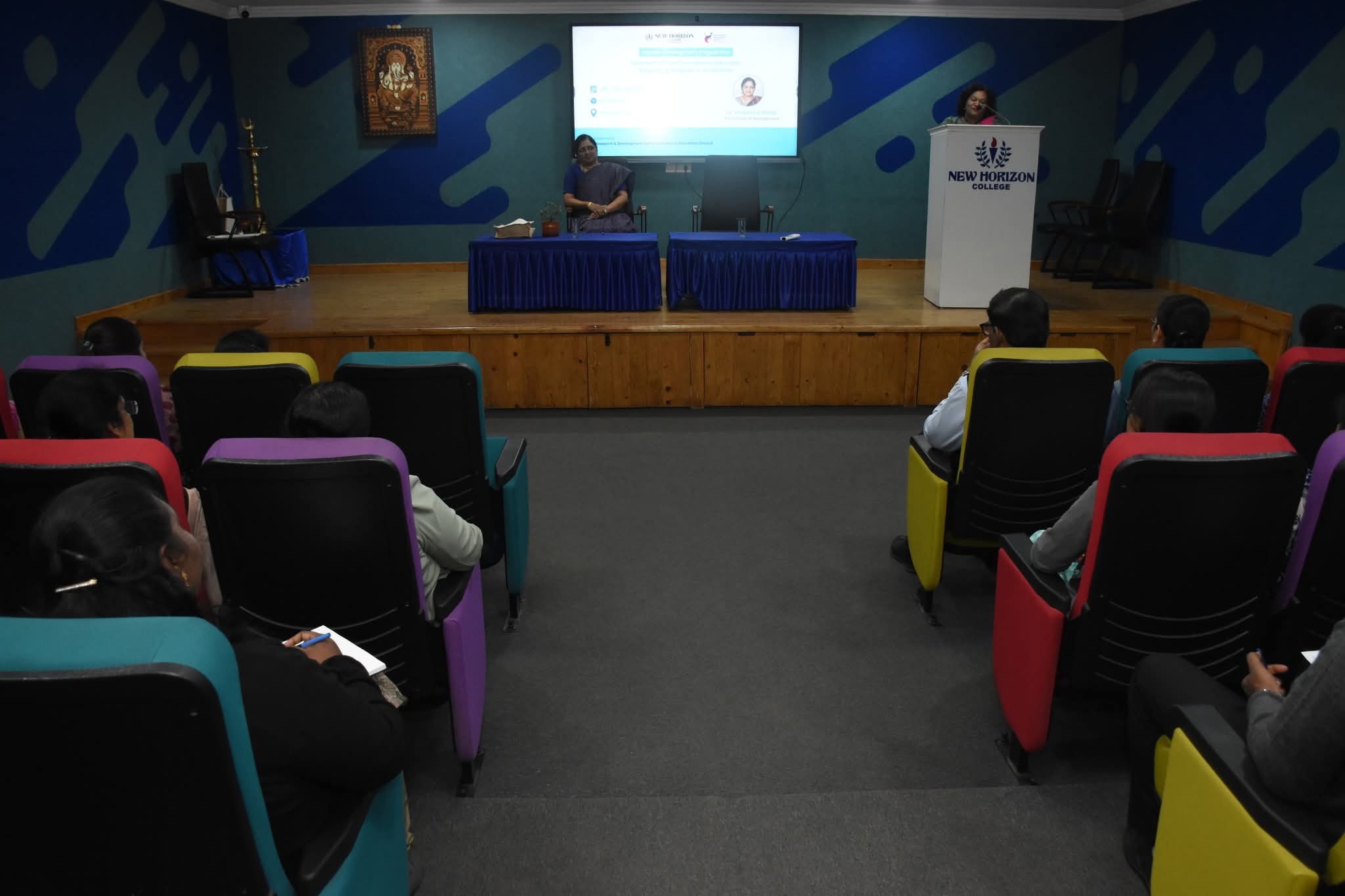 Workshop on Innovation and Design Thinking (3)